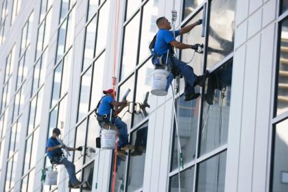 hire-high-rise-window-cleaning-experts-in-san-diego:-10-essential-tips